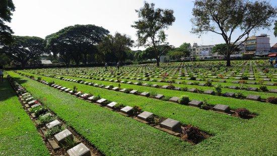 Cimetière militaire de Kanchanaburi